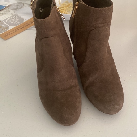 Tory Burch boots - Picture 2 of 6